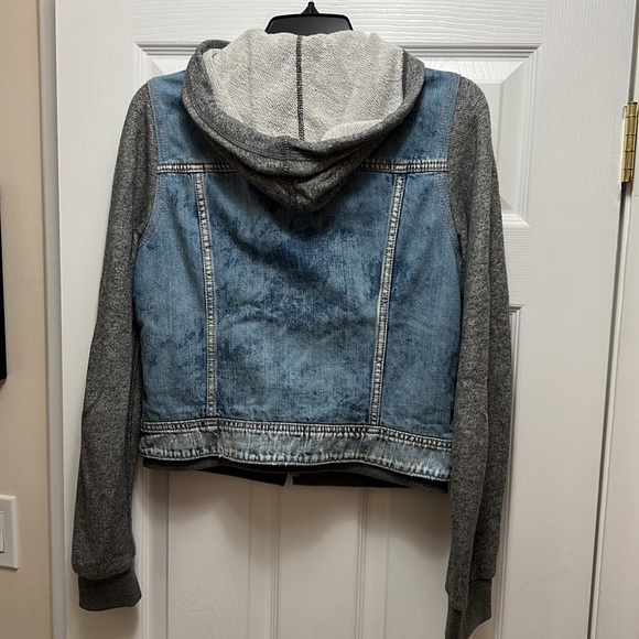 American Eagle Outfitters Jean Jacket - Medium - Picture 4 of 4